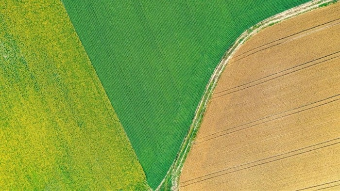 Aerial Farmland PREMIUM主题高清壁纸