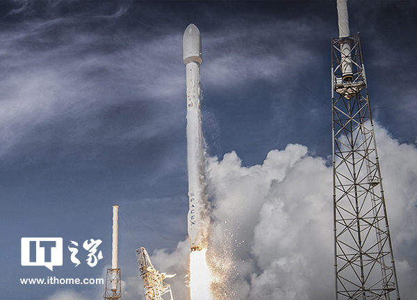 SpaceX完成今年第八次发射：火箭顺利回收.jpg