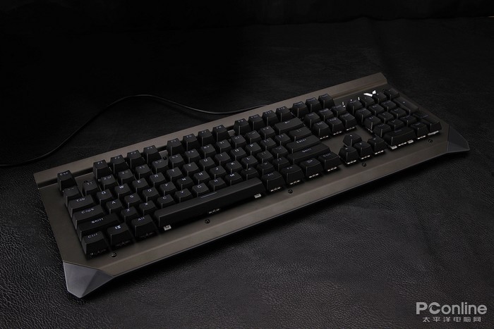 雷柏V750背光游戏机械键盘图赏5.jpg