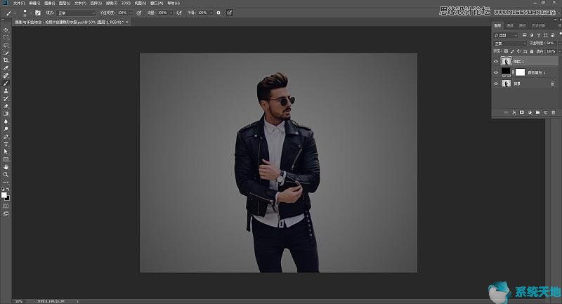 Photoshop cs6如何将人物衣服转成创意线稿效果？