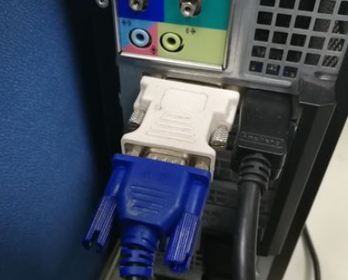 win10电脑怎么设置多屏显示？