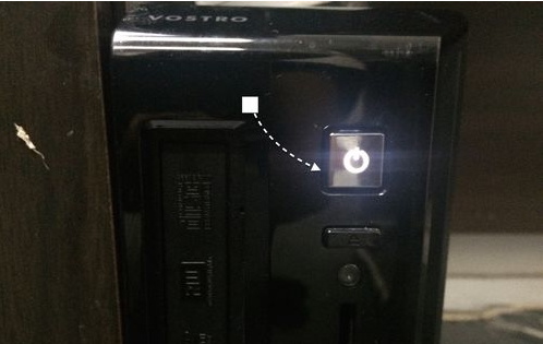 怎么解决电脑一开机黑屏？