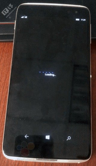 疑似阿尔卡特Alcatel Idol 4s with Win10真机照首曝1.jpg