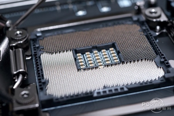 目前只有i9比它强 8核全开4.3GHz - i7-7820X首测