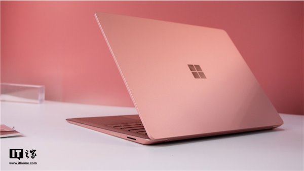 微软Surface Win10笔记本将采用AMD处理器.jpg